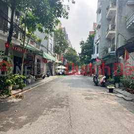 House for sale with two street frontages on Thanh Am Street - a road wide enough for two trucks to pass each other - with a refreshing lake view. _0