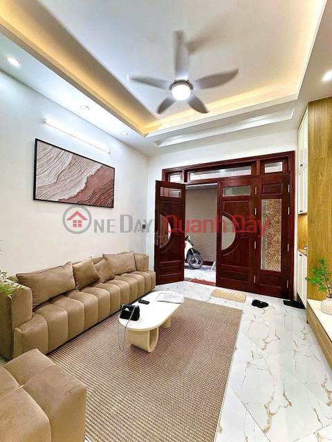 BEAUTIFUL 5-STORY HOUSE – CAR PARKING AT THE GATE – FULLY FURNISHED WITH LUXURIOUS INTERIORS – THACH BAN CENTER – 33M2 _0