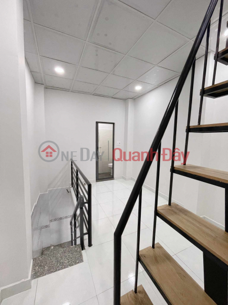 Bán nhà 3 tầng Nguyễn Tất Thành Quận 4, 3x8m, 3PN, sân thượng chỉ 3 tỷ 2, Việt Nam | Bán đ 3,2 tỷ