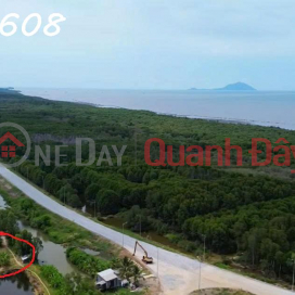 Selling 11 plots of land with frontage on the national defense dike, Hon Dat commune, An Giang province. _0