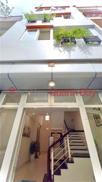 4.5-storey house behind the front of 392 Hung Vuong Sales Listings