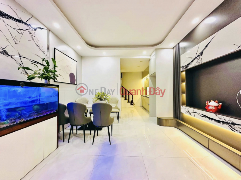 Over 9 billion, 39m2 x 6 floors, elevator, Van Chuong, Dong Da, 40m to car, beautiful new house, ready to move in Sales Listings