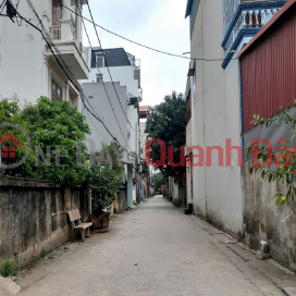 Land for sale in Gia Lam commune, Hanoi. 66m2, 7-seat car passable, near main road, investment price. Contact 0989894845 _0
