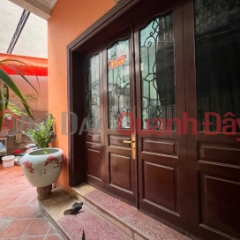 Bán nhà Hoàng Hoa Thám - Ngõ nông cực thoáng - Cách ô tô 30m - 74m2* 3tầng MT 11m - Giá 12 tỷ _0