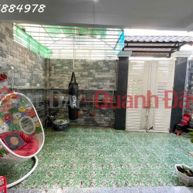 OWNER NEEDS TO SELL QUICKLY A 2-STORY NARROW HOUSE RIGHT IN THE CENTER OF NHA TRANG CITY, VAN THANG WARD _0