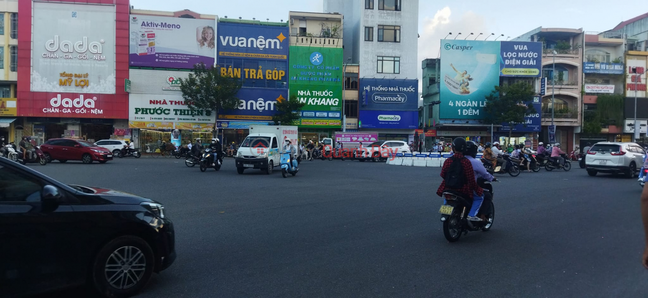 ► House in straight plastic alley, next to Le Duan street, 90m2, 9m wide, 2 open sides, square, 6.x billion | Vietnam, Sales đ 6.6 Billion