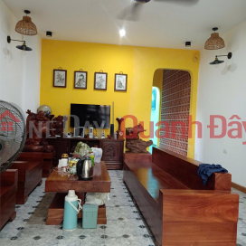 Owner Needs to Quickly Sell a House in a Beautiful Location in Tay Ho District, Hanoi City _0