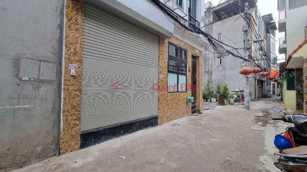 I sell a private house on Truong Dinh street, facing Thong alley. 45m x 6 floors. Registration number Car access to the house Sales Listings