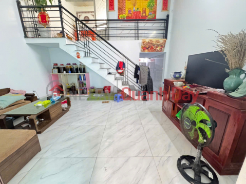 Chỉ với 2,8 tỷ sở hữu ngay căn nhà C4, 2PN, 2 WC, nằm ngay cạnh KCN Quang Minh _0