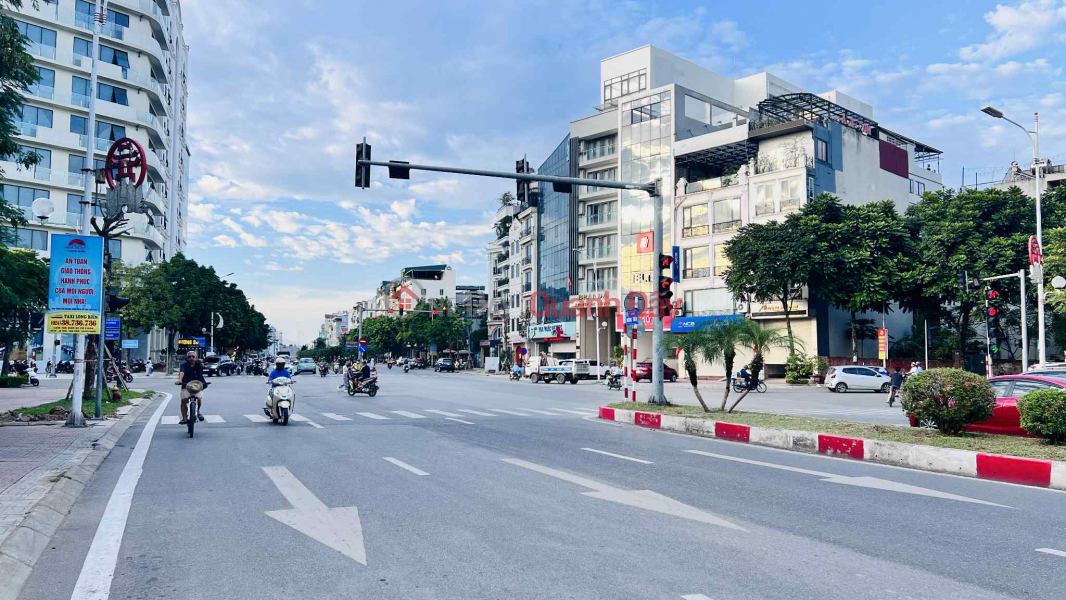 bán nhà mặt phố Hồng Tiến, 94m x 6tầng, mặt tiền 7m, 2 mặt thoáng, thang máy, vỉa hè, kinh doanh ngày đêm Niêm yết bán
