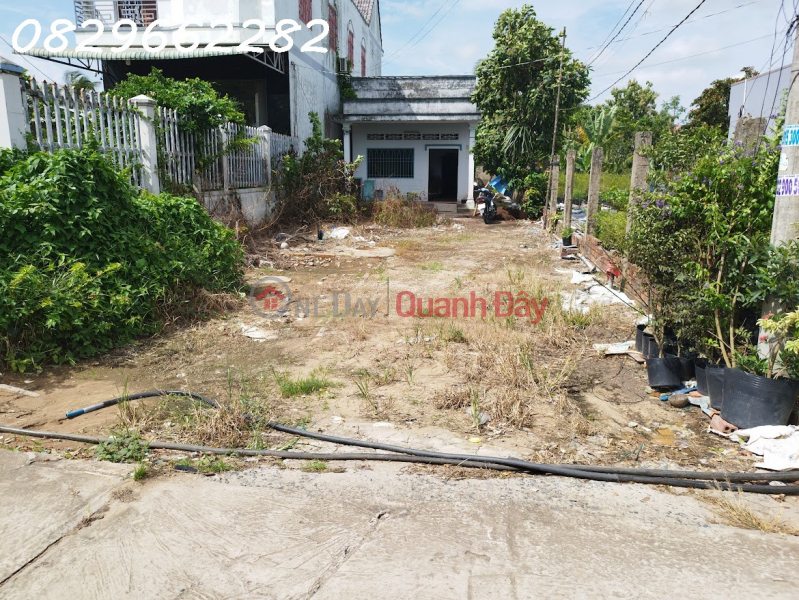 Land for sale on Pham Hong Thai street, Sa Dec, Dong Thap. 308m2, land title deed, southwest facing, price 2 billion VND. Sales Listings