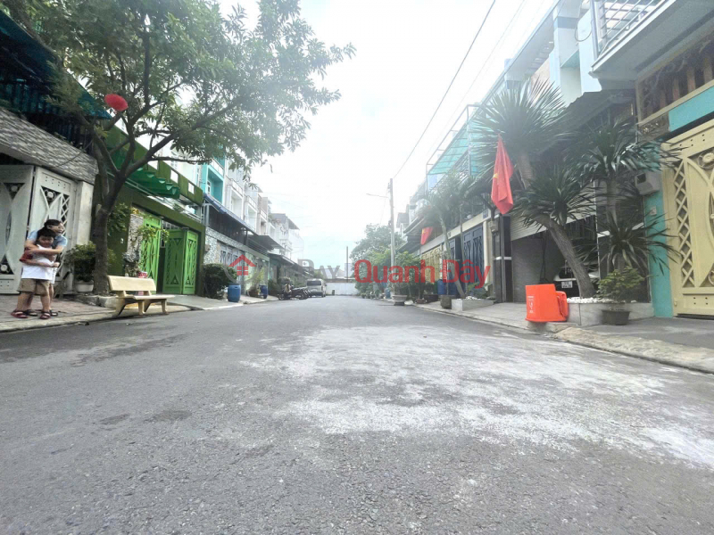 đ 7 Billion 10m Frontage, Plot Area, Tam Binh Thu Duc, Area 80m2 (5.2 x !6) 4 Floors, only 7 billion.