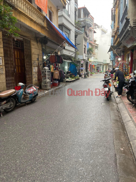 Ngoc Lam land for sale, 241m2, corner lot, sidewalk, car parking day and night _0