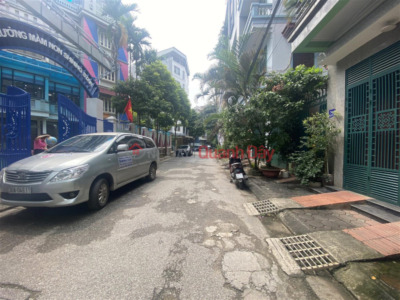 Villa for sale on Vo Chi Cong Street, Tay Ho District. 70m Frontage 6m, Slightly 18 Billion. Commitment to Real Photos Accurate Description. Owner Sales Listings