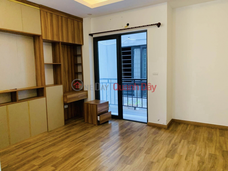 A whole apartment for rent in Tay Ho, 5 storeys, 3 bedrooms, 9.5 million\\/month. NEW HOUSE Contact: 0937368386 Rental Listings