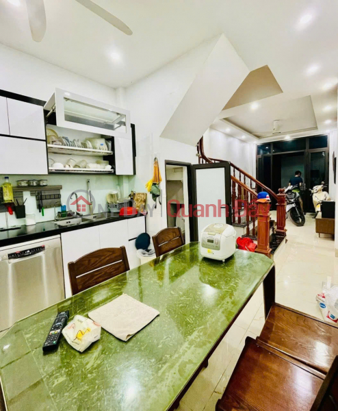 NHÀ ĐẸP Ở SƯỚNG PHỐ DỊCH VỌNG, NGÕ ĐẸP, GẦN Ô TÔ, GẦN PHỐ - 4T x 38M2, 8.35 TỶ, Việt Nam Bán | đ 8,35 tỷ