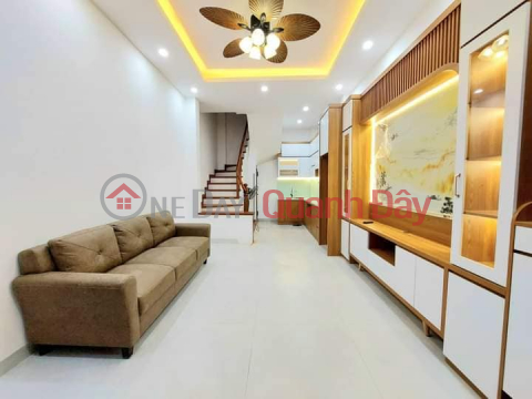 CENTER OF HAI BA TRUNG DISTRICT BEAUTIFUL 4-FLOOR HOUSE FACE ON NGUYEN CAO STREET Area: 30M2 MT: 3.6M 3 BEDROOM PRICE: 5.25 _0