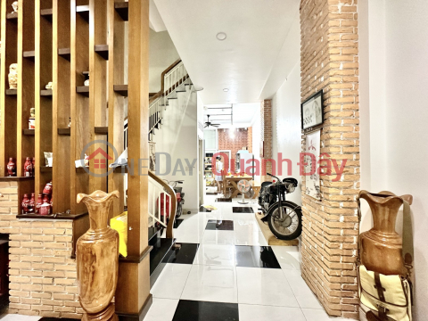 House for sale on Cach Mang Thang 8 Street, District 10, area 4x12, 3 floors, only 5.3 billion. _0