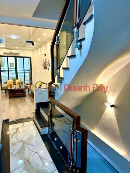 phố ngọc hà DT 48m x 5 tầng 18 tỷ.ô tô đỗ cửa,dân xây mới,ngõ thông Niêm yết bán