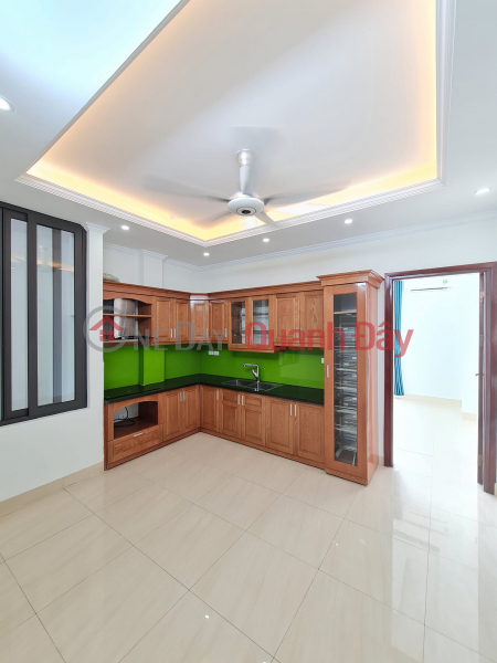 Extreme Shock Hoang Ngan 40m2 x 5T, near cars, Lot Corner 2 is airy 5.9 billion. Sales Listings