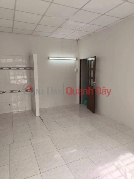 Owner renting out a house in Phu Nhuan district: 3 bedrooms, 2 bathrooms, 1 ground floor and 1 mezzanine, price 12 million VND\\/month, negotiable. Vietnam | Rental đ 12 Million/ month