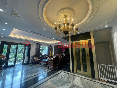 HURRY! CAR LOT STOPPED AT HAM NGHI, CORNER LOT, AREA: 50M x 5 FLOORS, FRONTAGE=5M, PRICE: 12.4 billion, _0