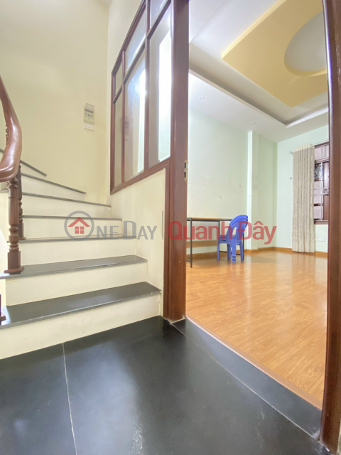 Need to rent a whole house in lane 69 Bui Huy Bichi, 33m x 5 floors, 3 big rooms, 1 small room, 4 bathrooms _0