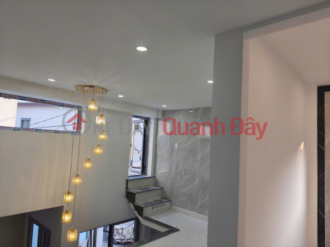 ► Corner plot near Trung Nu Vuong Street, 50m2, beautiful 2-story house, 3 bedrooms, very spacious yard, includes furniture, 4.1 billion VND. _0