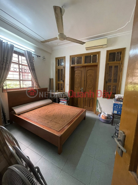 House for sale on Nguyen Dinh Chieu street, 30m2, 4 floors, 4.2m frontage, 10.4 billion VND, wide alley allowing motorbikes to turn around. _0