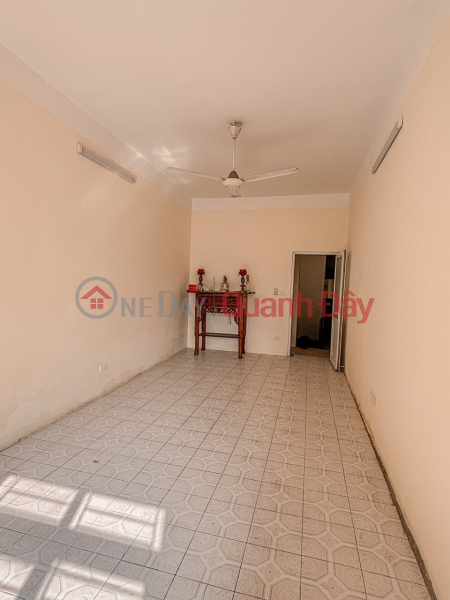 đ 11.8 Billion, BEAUTIFUL HOUSE - GOOD PRICE - OWNER Need to sell quickly a house on the street in Hai Ba Trung district, Hanoi