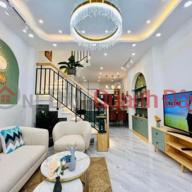 Selling Truong Dinh townhouse, 32m x 5 , very easygoing owner, 3 billion _0