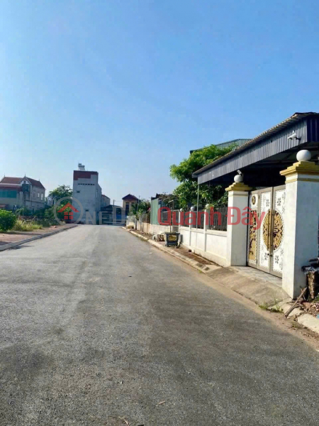 Tôi CC bán 150m đất thị trấn Văn Giang, Hưng Yên. MT quyền lực 8.3m. Ô tô tránh. Chỉ 5.8 tỷ Niêm yết bán