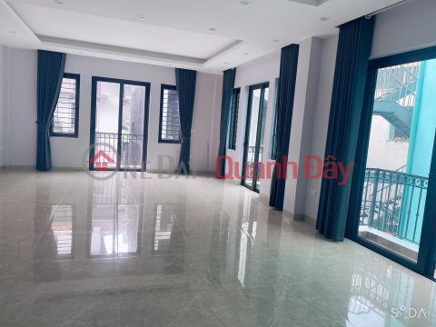 Hoang Ngoc Phach Townhouse for Sale, Dong Da District. Book 47m Actual 60m Built 5 Floors 6m Frontage Slightly 12 Billion. Photo Commitment _0
