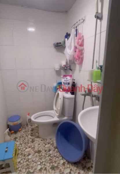 đ 8 triệu/ tháng Cho thuê nhà ngõ 32 Trịnh Đình Cửu, 33m2 x 3 tầng,1 tum,3 ngủ.2 wc, 8 triệu/tháng