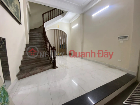 Bán nhà Hoàng Quốc Việt,cạnh Học Viện Chính Trị,oto quanh nhà,kinh doanh,50m2, 4T, MT4,4m, giá nhỉnh 13 tỷ _0