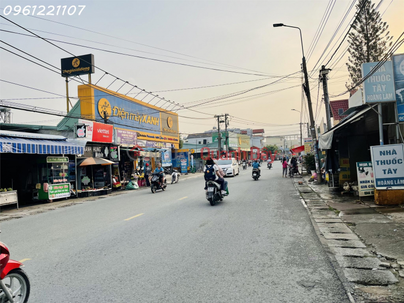 bán nhà gần trạm thu phí trả trước 400tr sổ riêng Niêm yết bán