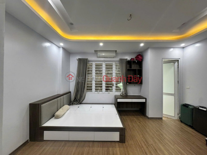 Cho thuê nhà ngõ 290 Lĩnh Nam, 5 tầng x 35m2, 3PN, 4 WC, 10.5 Triệu Niêm yết cho thuê