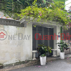 Selling c4 house, group 13, Dong Anh town, 62m, car, ventilation, price slightly 4 billion TL. Contact: 0936123469 _0