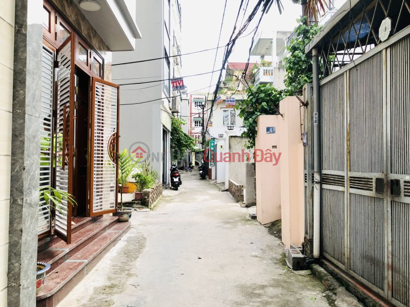 SUPER BEAUTIFUL 4-STORY HOUSE IN VU XUAN THIEU - CENTRAL AREA - CORNER - NEAR CONDITIONING LAKE Sales Listings