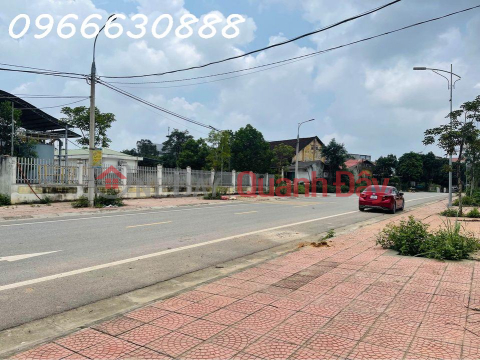 Land with 2 frontages on Ngo Quyen street, view of Song Lo, 18m frontage _0