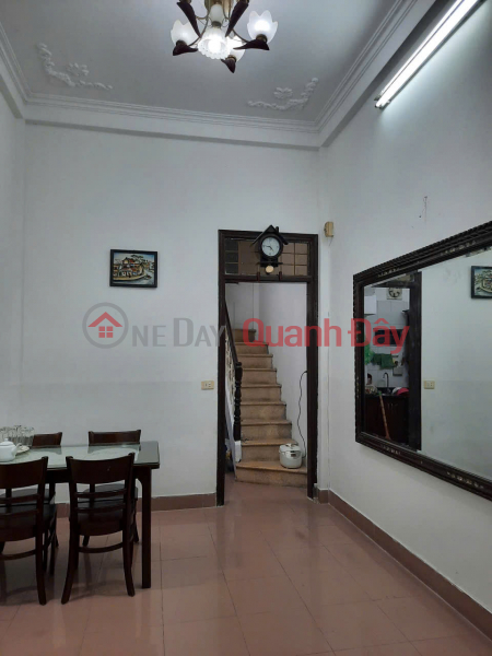 HOUSE FOR RENT IN HAO NAM, 4 FLOORS, 25M2, 2 BEDROOMS, 13 MILLION - FULL FURNISHED - FOR FAMILY, GROUP OF 4 WORKING CHILDREN Rental Listings