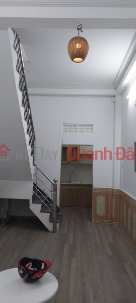 ► House in Tran Cao Van alley, near Nguyen Tat Thanh, 30m2, 2.5 floors, clean, ready to move in, 1.x billion Sales Listings