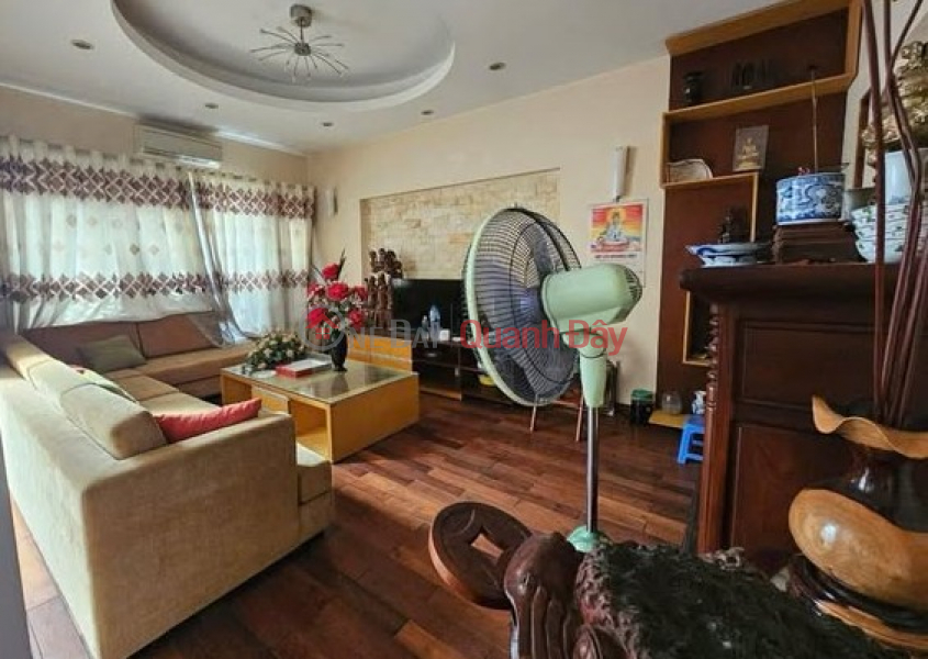Mo Lao Tran Phu Ha Dong 4-storey house, owner built with heart. Alley for cars to pass through the door. Sales Listings