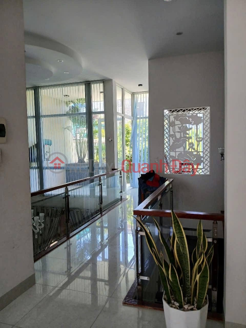Biệt thự sân vườn gần biển 158m², gara ô tô, giá 9.8 tỷ
Nội dung bài đăng: _0