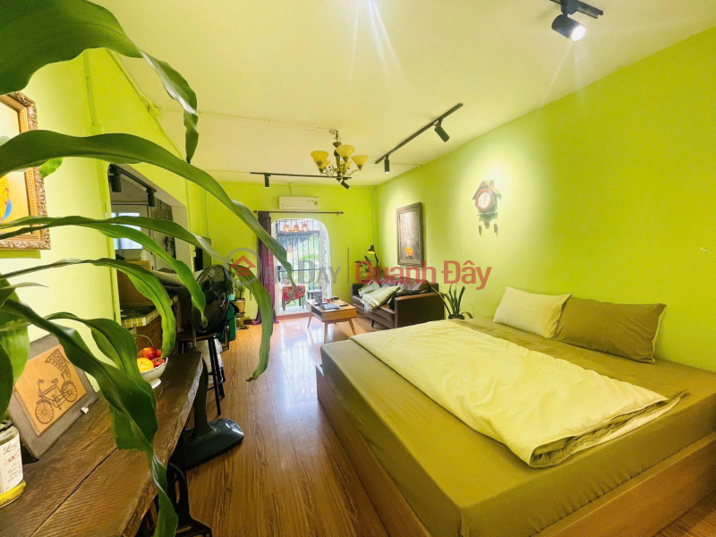 OWNER NEEDS TO SELL URGENTLY A BEAUTIFUL THAI THINH COMPLEX HOUSE, FULL INTERIOR, AREA OVER 50M2 Sales Listings