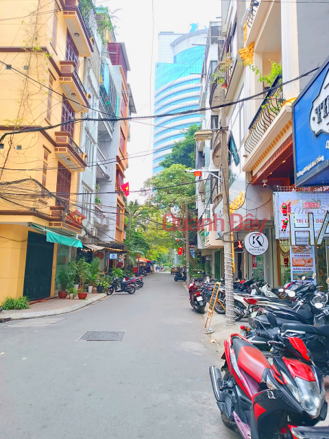 (5m FRONTAGE) House for sale in NGUYEN CHI THANH alley, Dong Da. Area 51m2, 5 floors. Corner lot, car parking at door _0