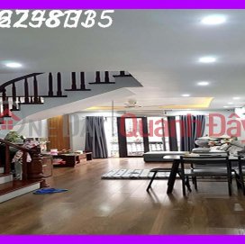 New house right near Quoc Tu Giam street, 50m2, 5 floors, 4m MT, dedicated construction, cleaning each floor, very good price _0