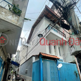 3-Story House Nguyen Tieu La, Less Than 6 Billion, Open Location _0