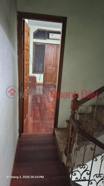 đ 7 Million/ month, House for rent 3.5 floors, lane 553 Giai Phong, 3 bedrooms, 7 million - family, online business