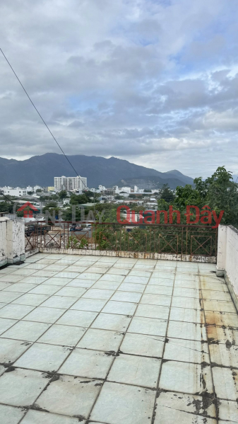 đ 13 Billion 3-STORY HOUSE FOR SALE, COMMERCIAL FRONTAGE ON LE HONG PHONG STREET, PHUOC LONG AREA